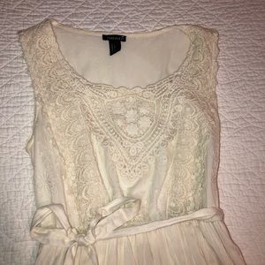 Off-White Decorative Lace Dress - Size Small